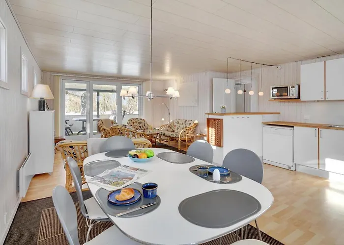 Semesterbostad 3 Bedroom Gorgeous In