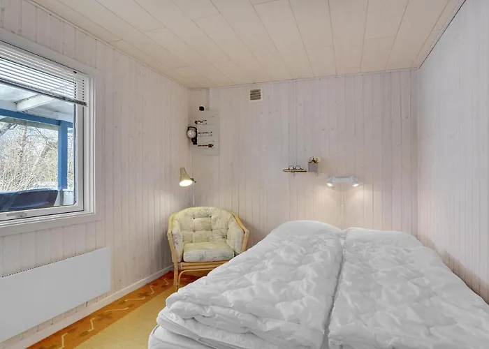 3 Bedroom Gorgeous In Ferienhaus